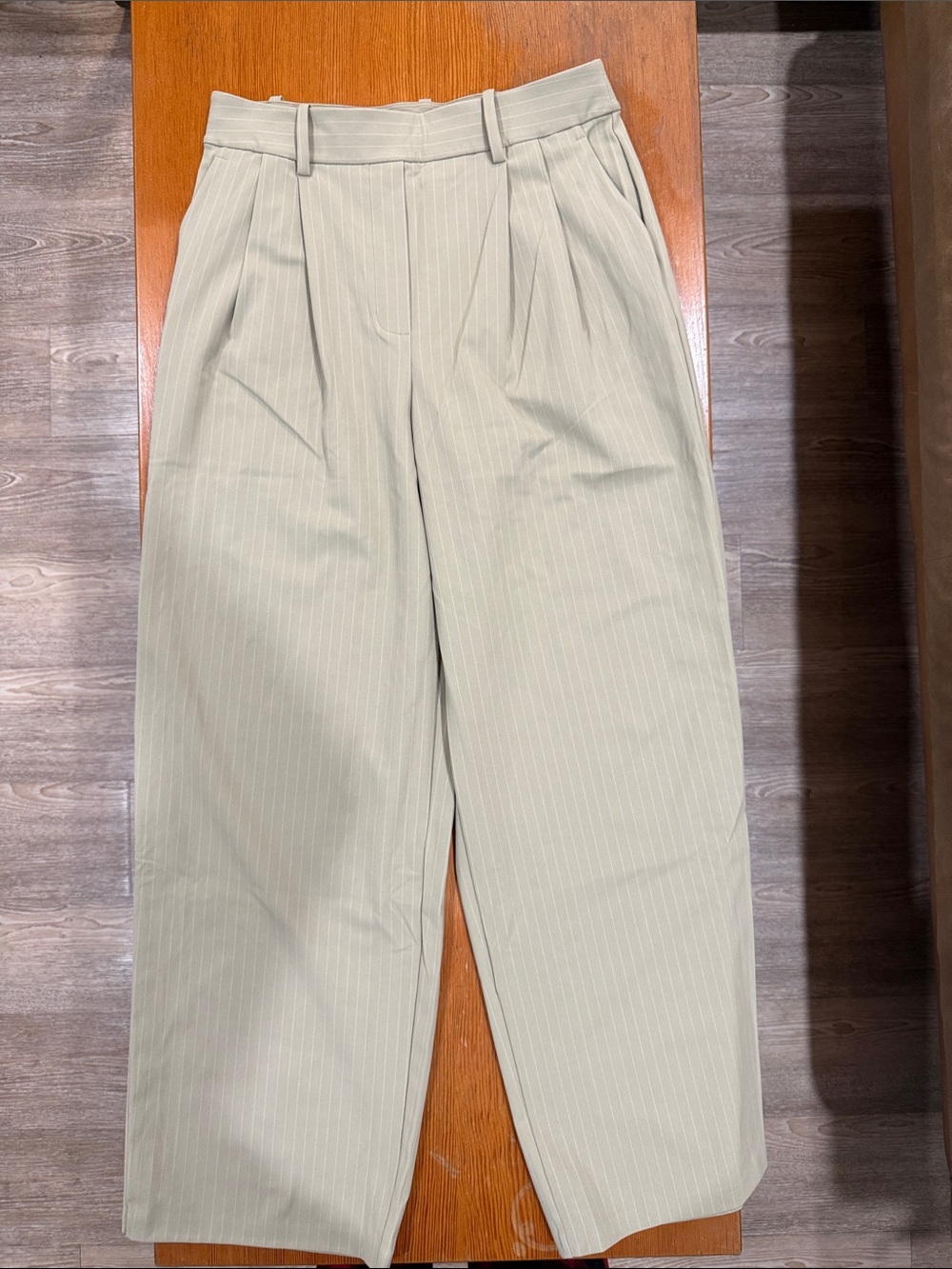Lululemon daydrift Light Sage Pinstripe Pleated Dress Pants